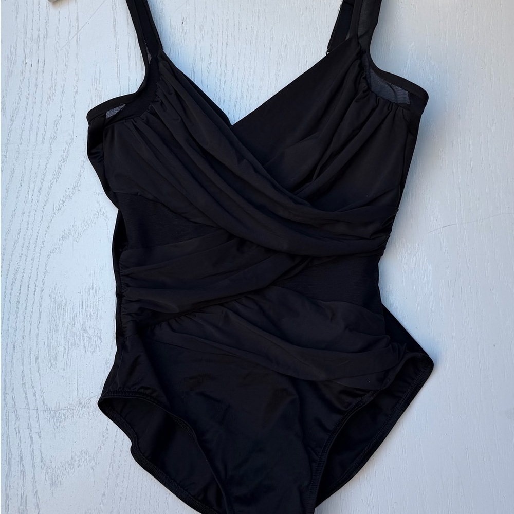 Miraclesuit Women's Swimsuit One Piece Mesh 14 Black Shaping Slimming